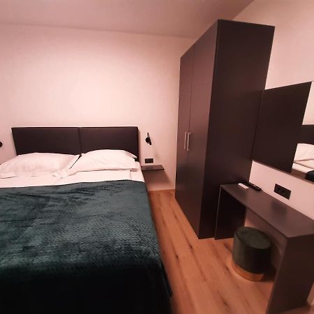 Apartman Mate Лопар Екстер'єр фото
