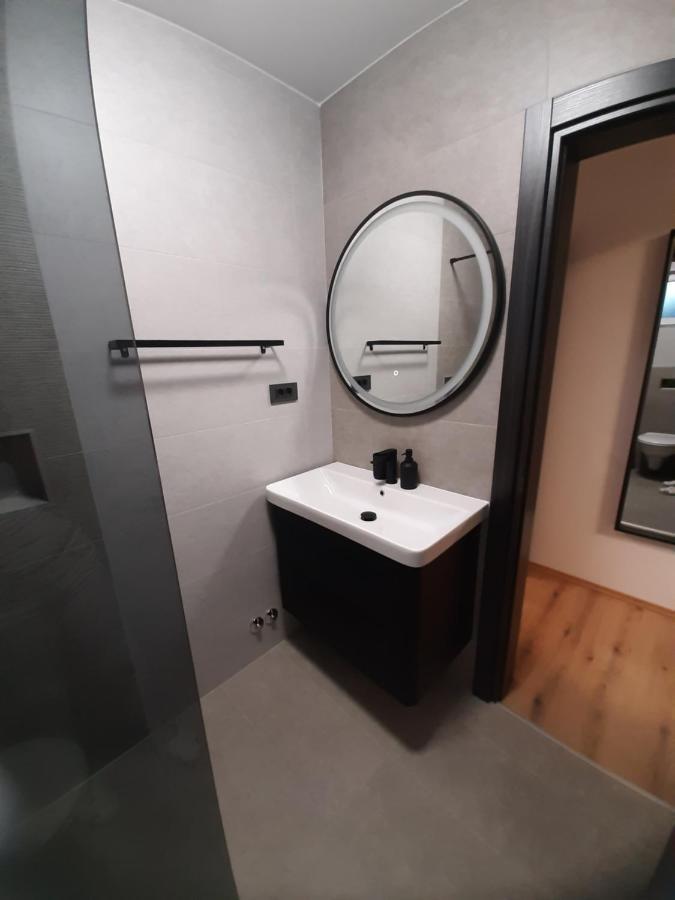 Apartman Mate Лопар Екстер'єр фото